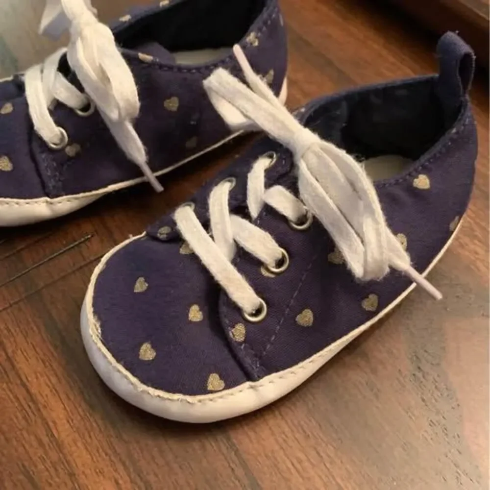 Baby girls Carters shoes size 6-9 months